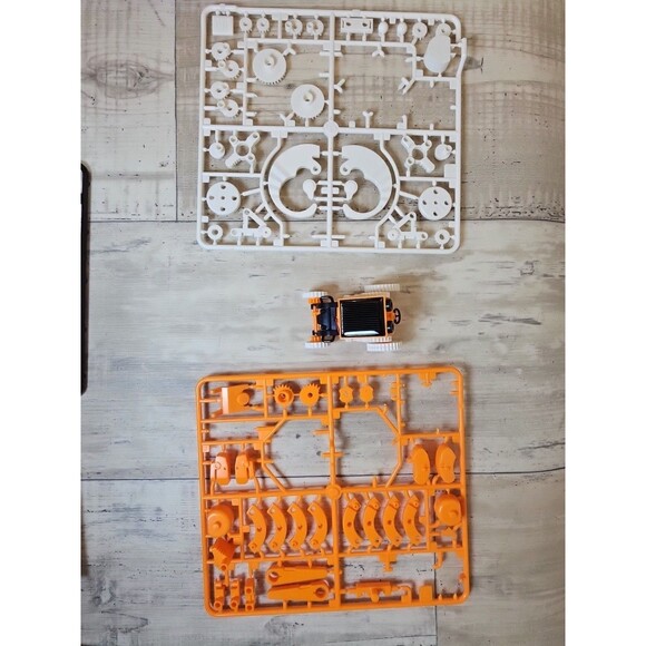 Green Energy 7-in-1 Solar Robot STEM DIY Kit | Buildable Solar Toy for Kids 10+ - Picture 9 of 16